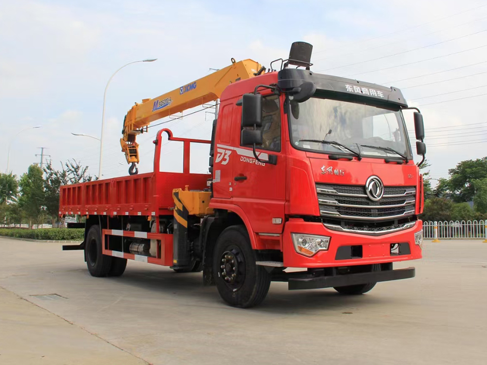 國(guó)六東風(fēng)暢行D3單橋上裝徐工8噸M型吊機(jī)隨車(chē)吊