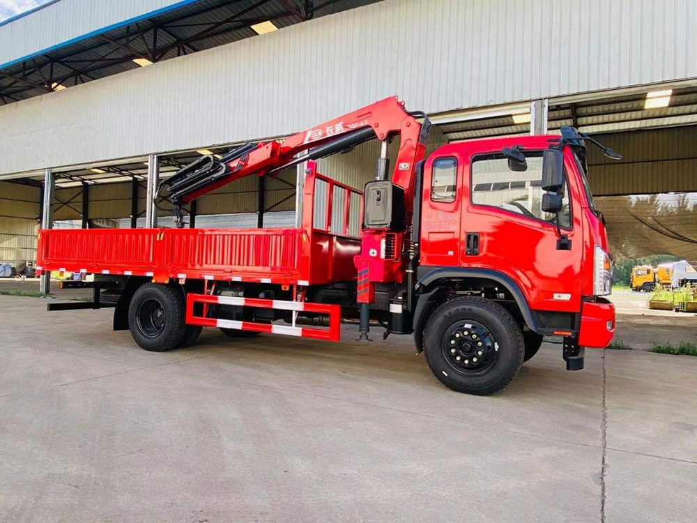 國(guó)六東風(fēng)D912長(zhǎng)威6.3噸四節(jié)折臂吊機(jī)隨車吊